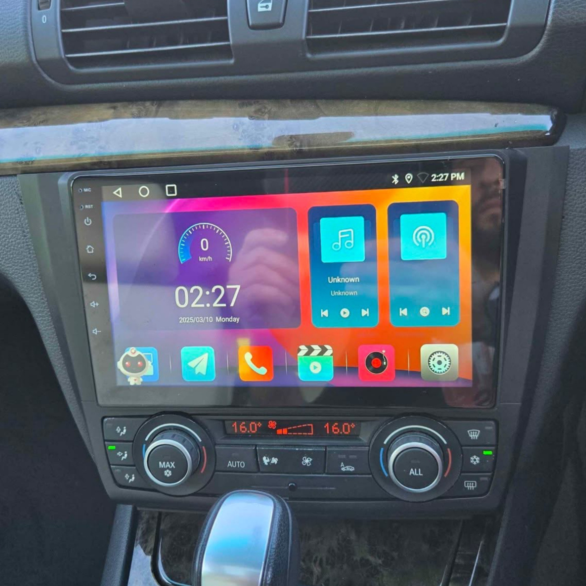 BMW Series 1 (120i / 125i / 130i) Auto A/C 2008–2012 Apple CarPlay & Android Auto Plug & Play Head Unit Upgrade Kit