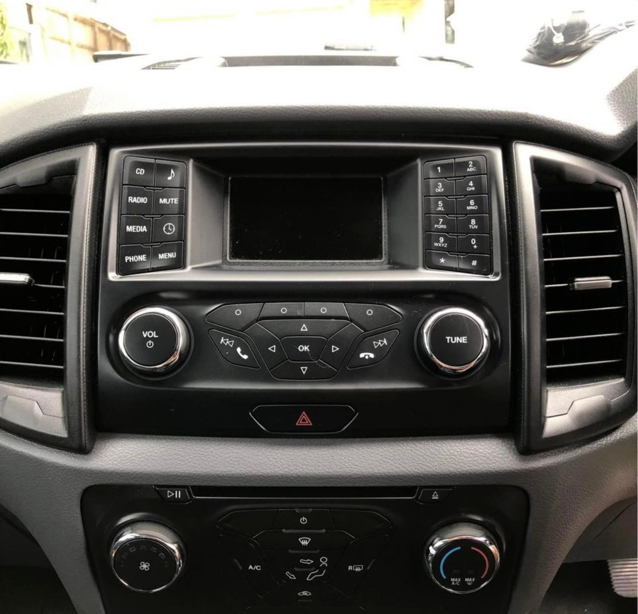 Ford Ranger PX2 2015-2019  | Apple CarPlay & Android Auto Head Unit Upgrade Kit