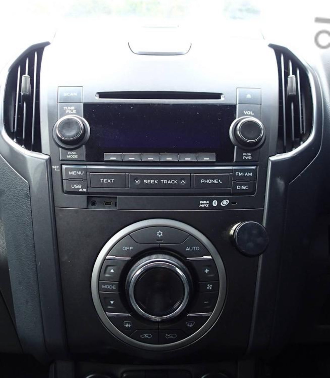 Holden Colorado (Non MyLink) 2012-2016 Apple CarPlay and Android Auto Plug and Plug Head Unit Upgrade Kit