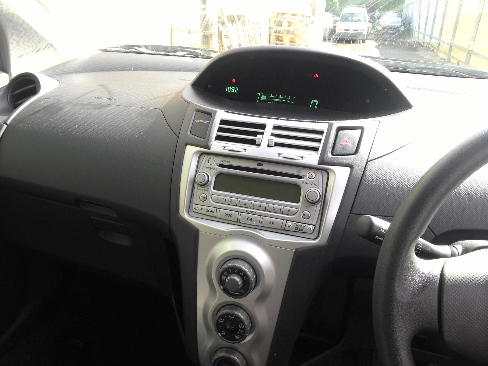 Toyota Yaris 2005-2012  Apple CarPlay and Android Auto Plug and Plug Head Unit Upgrade Kit