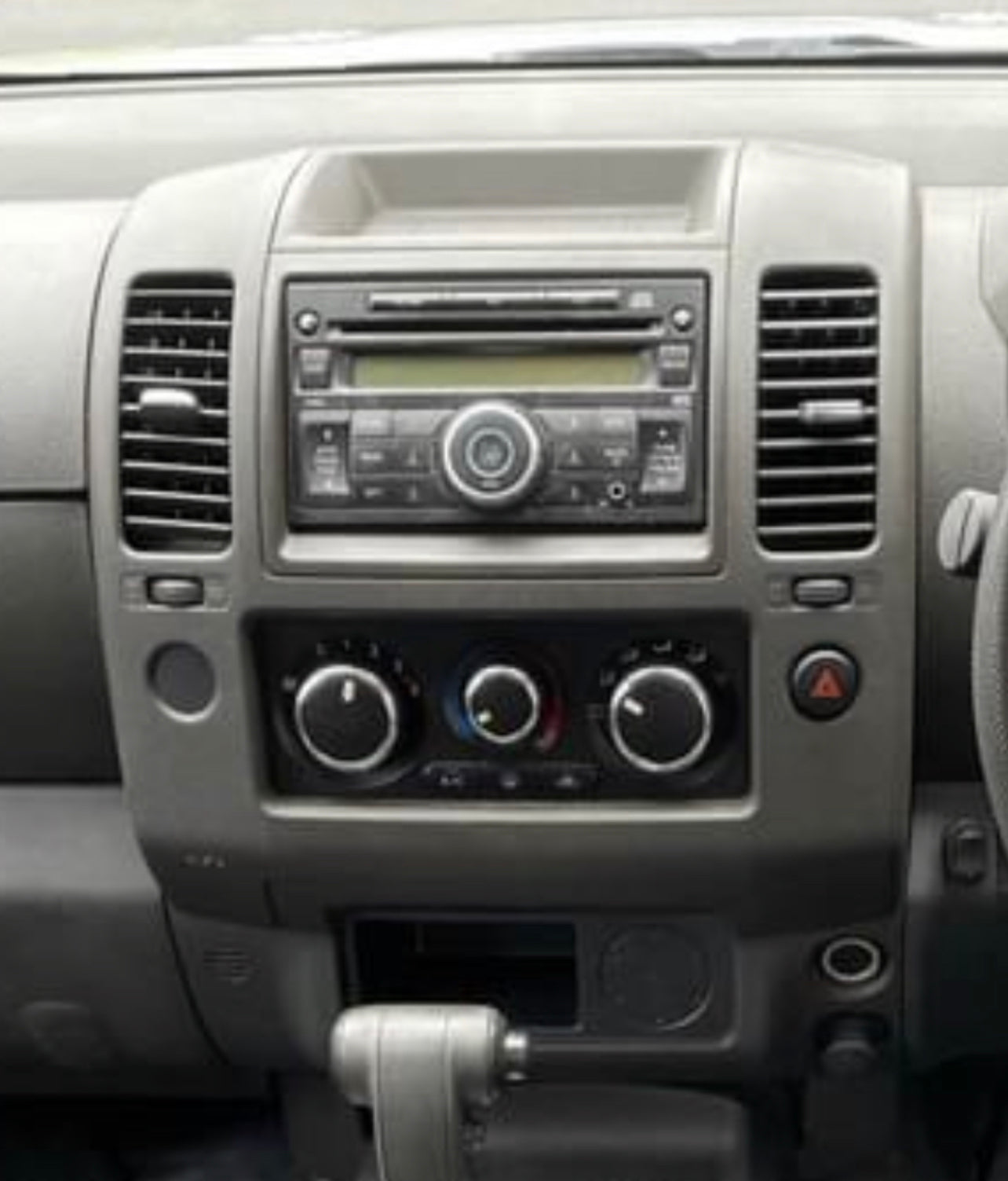 Nissan Navara D40 (Thai Model Only) 2006-2014 Apple CarPlay and Android Auto Plug and Plug Head Unit Upgrade Kit